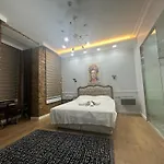 Aparthotel In The Bar Street