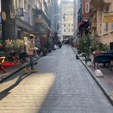 Ξενοδοχείο με διαμερίσματα In The Bar Street